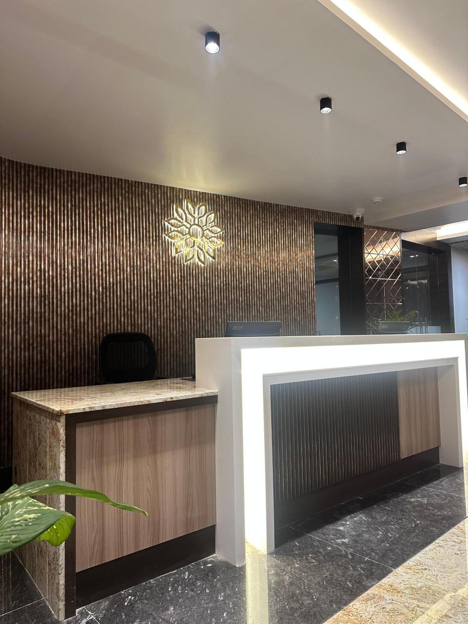 Sainik Grand 3* Varanasi