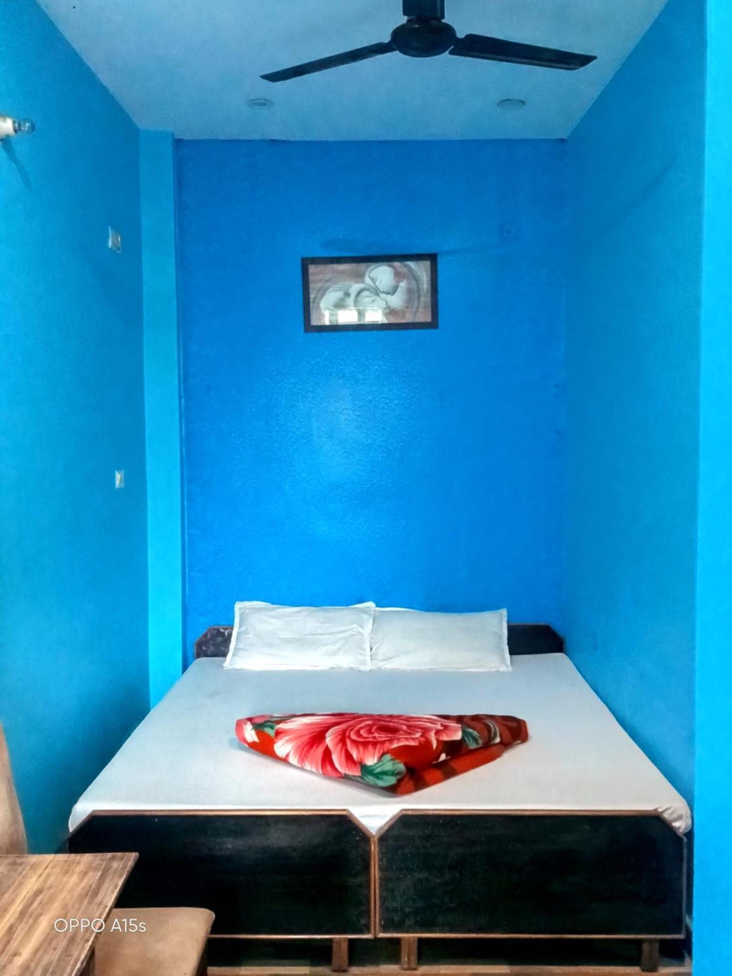 Relax Paying Guest house Varanasi