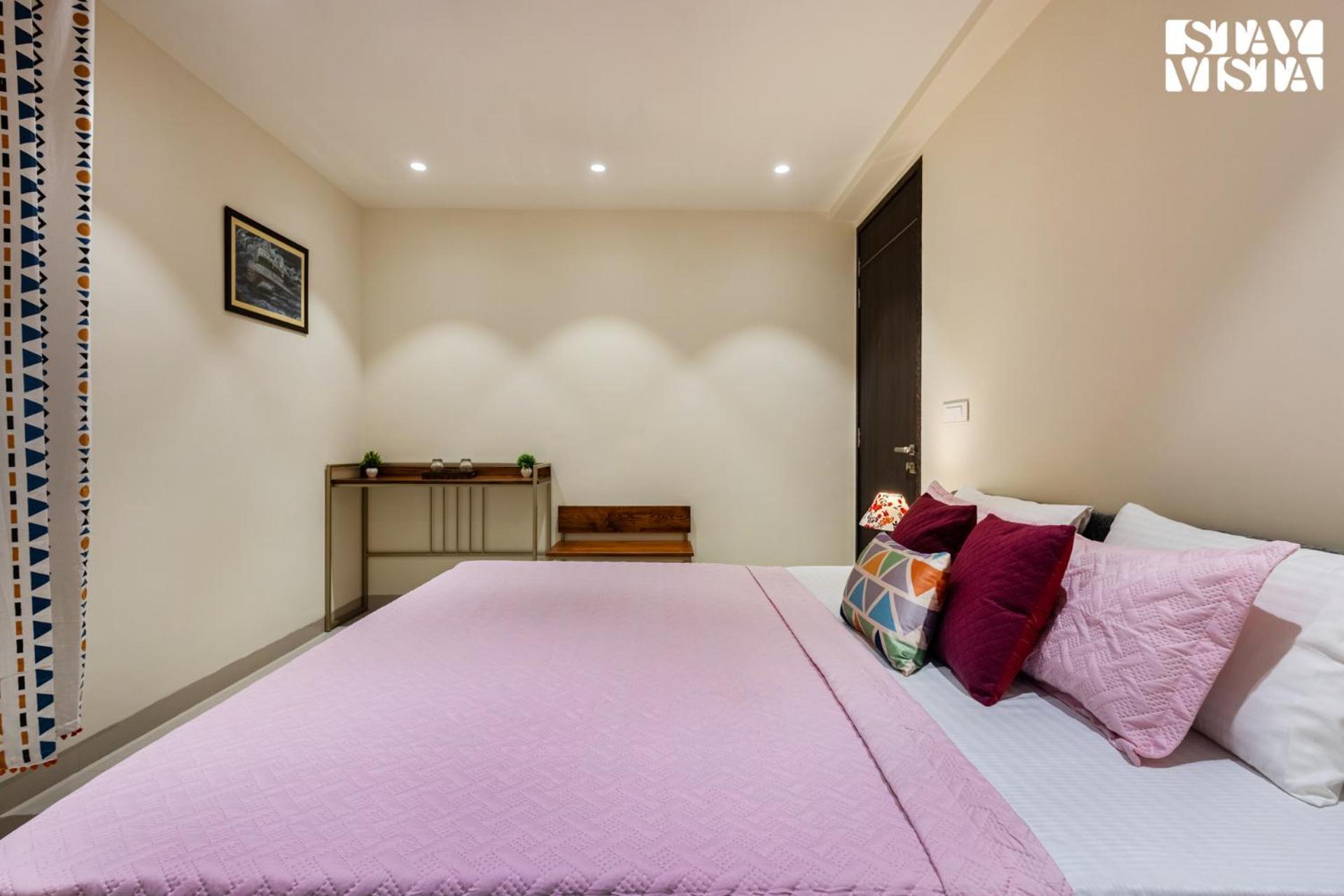 Stayvista At Sundale With Heater & Wifi Apartment Varanasi