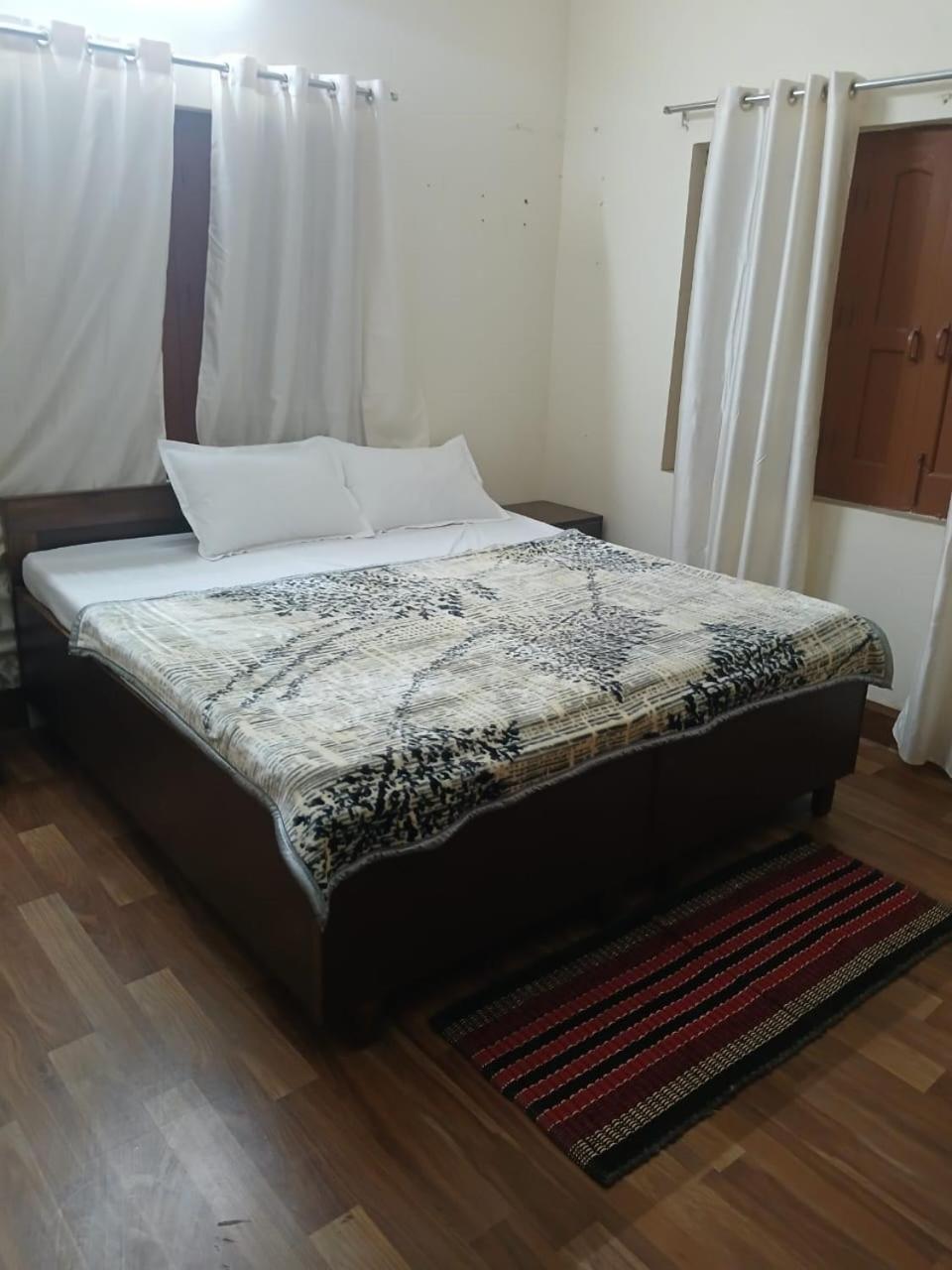 Radha Raman Guest house Varanasi