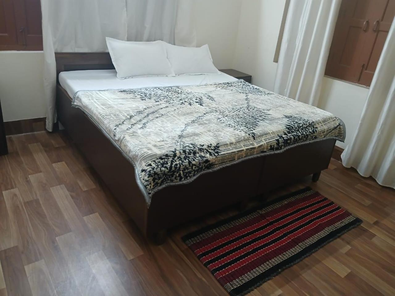 Radha Raman Guest house Varanasi