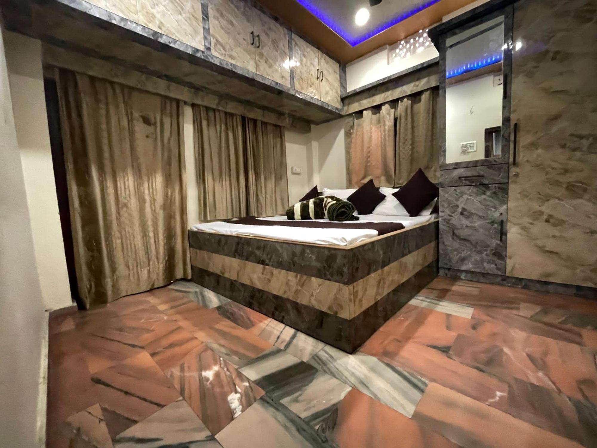 Apartment Okay Varanasi