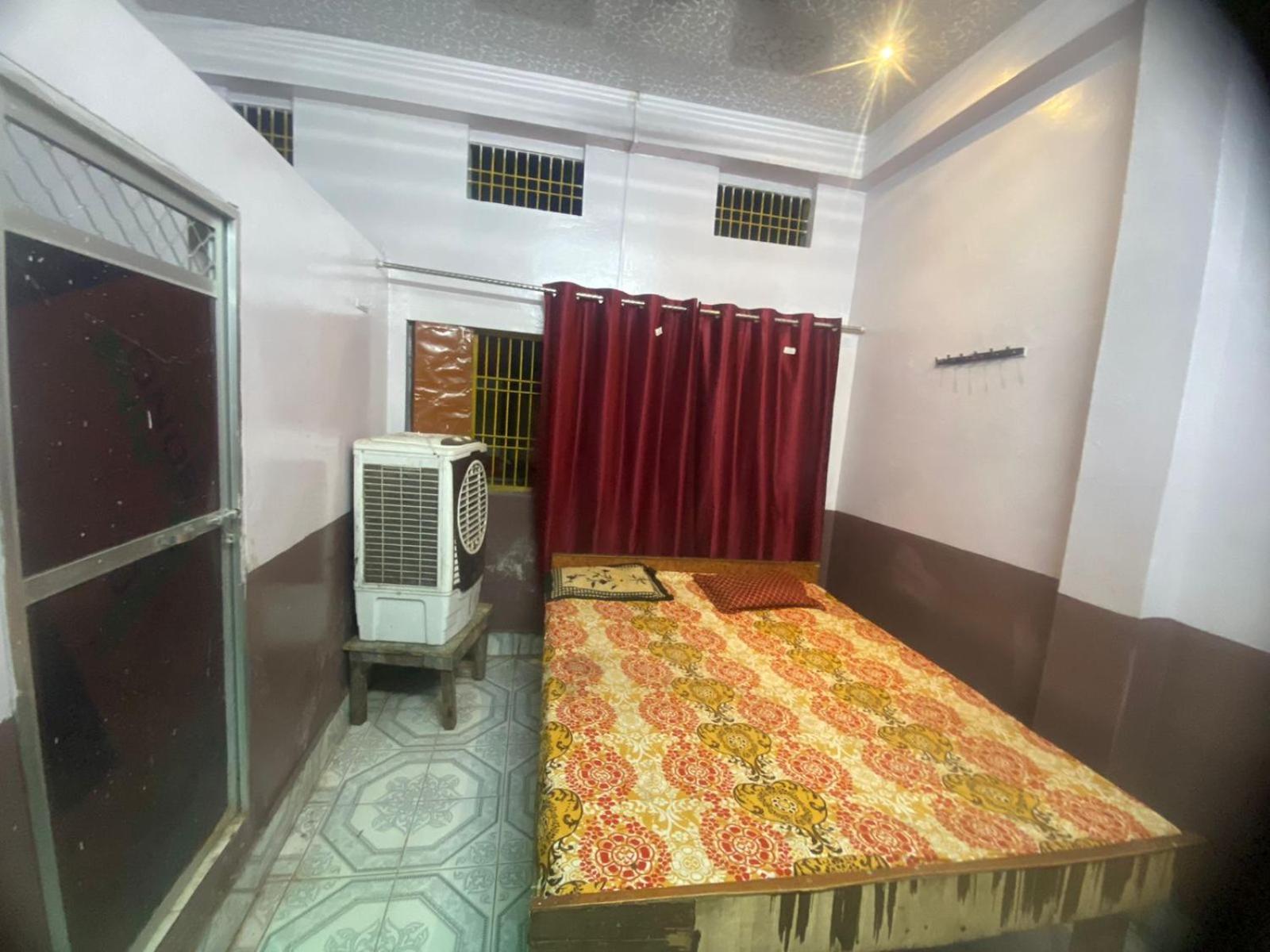 Yatri Niwas Guest house *