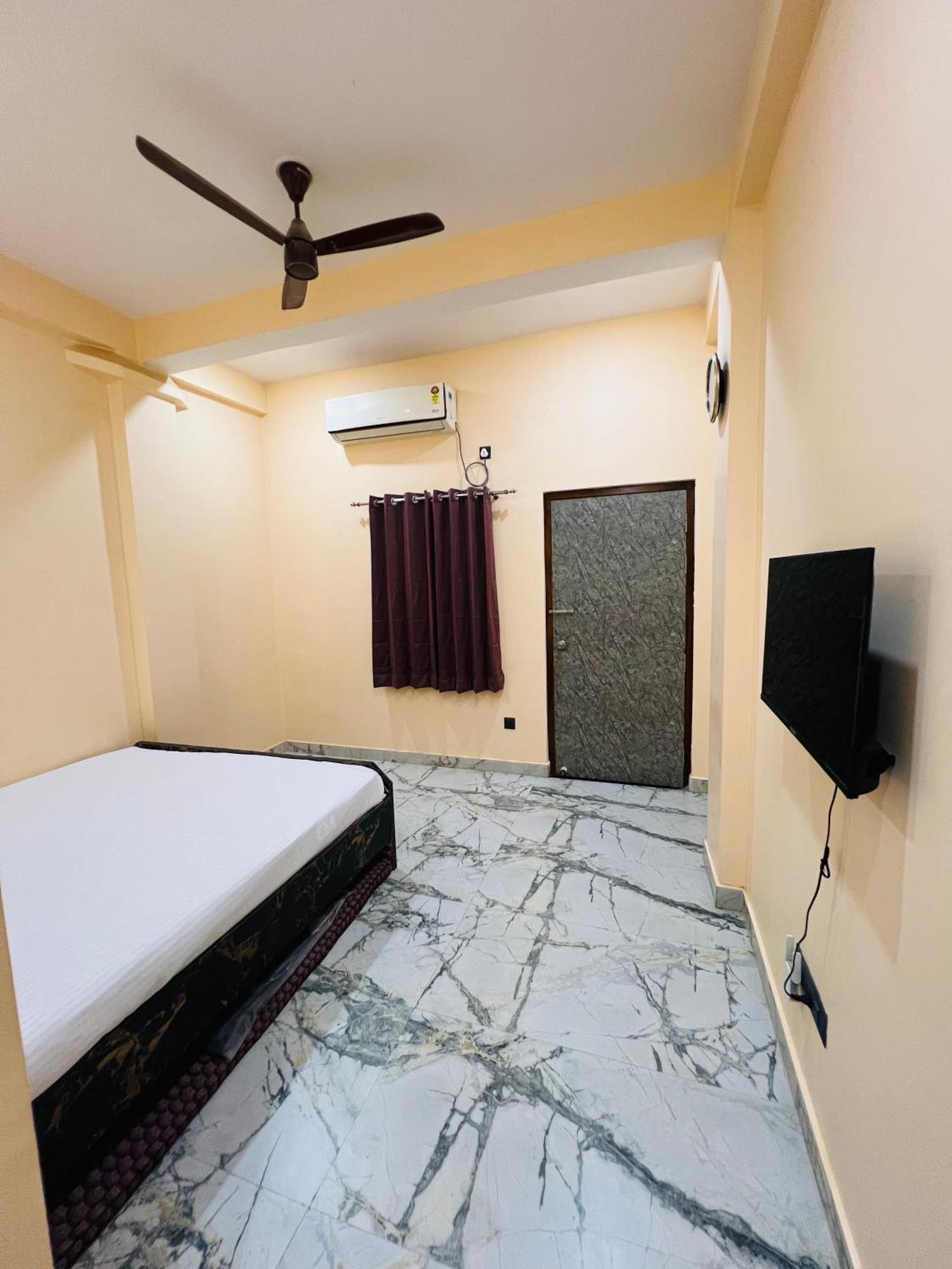 Shivaas Gaagar P * Varanasi
