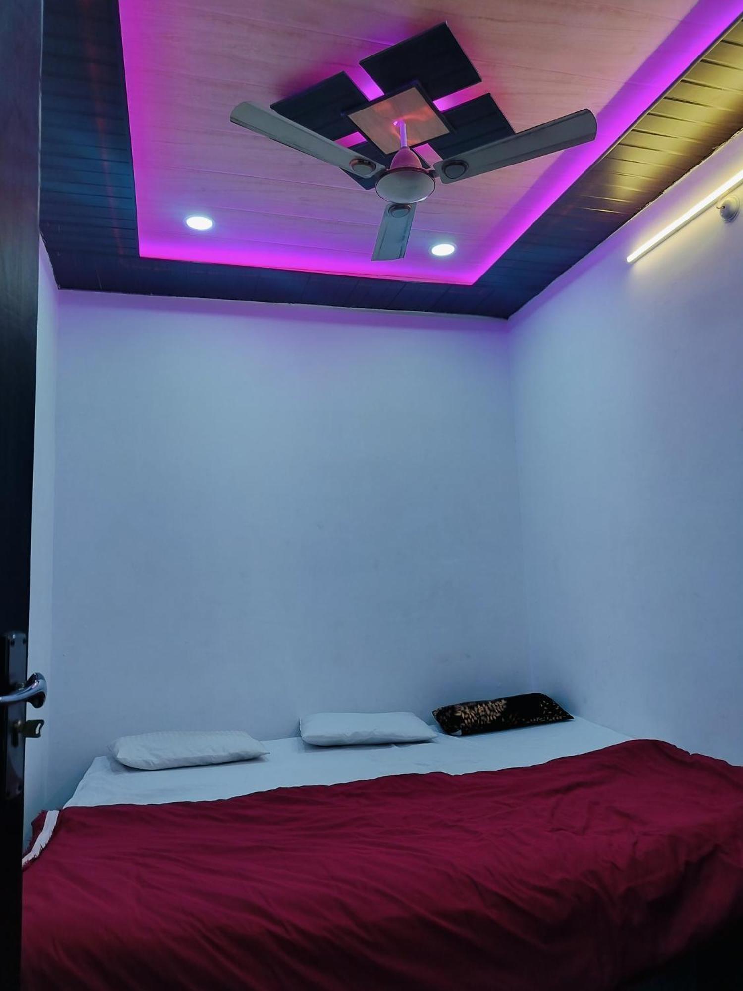 Shree Laxman Residency * Varanasi