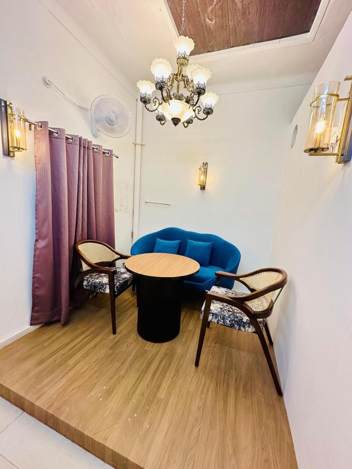 Apartment Kamaree-7bhk *