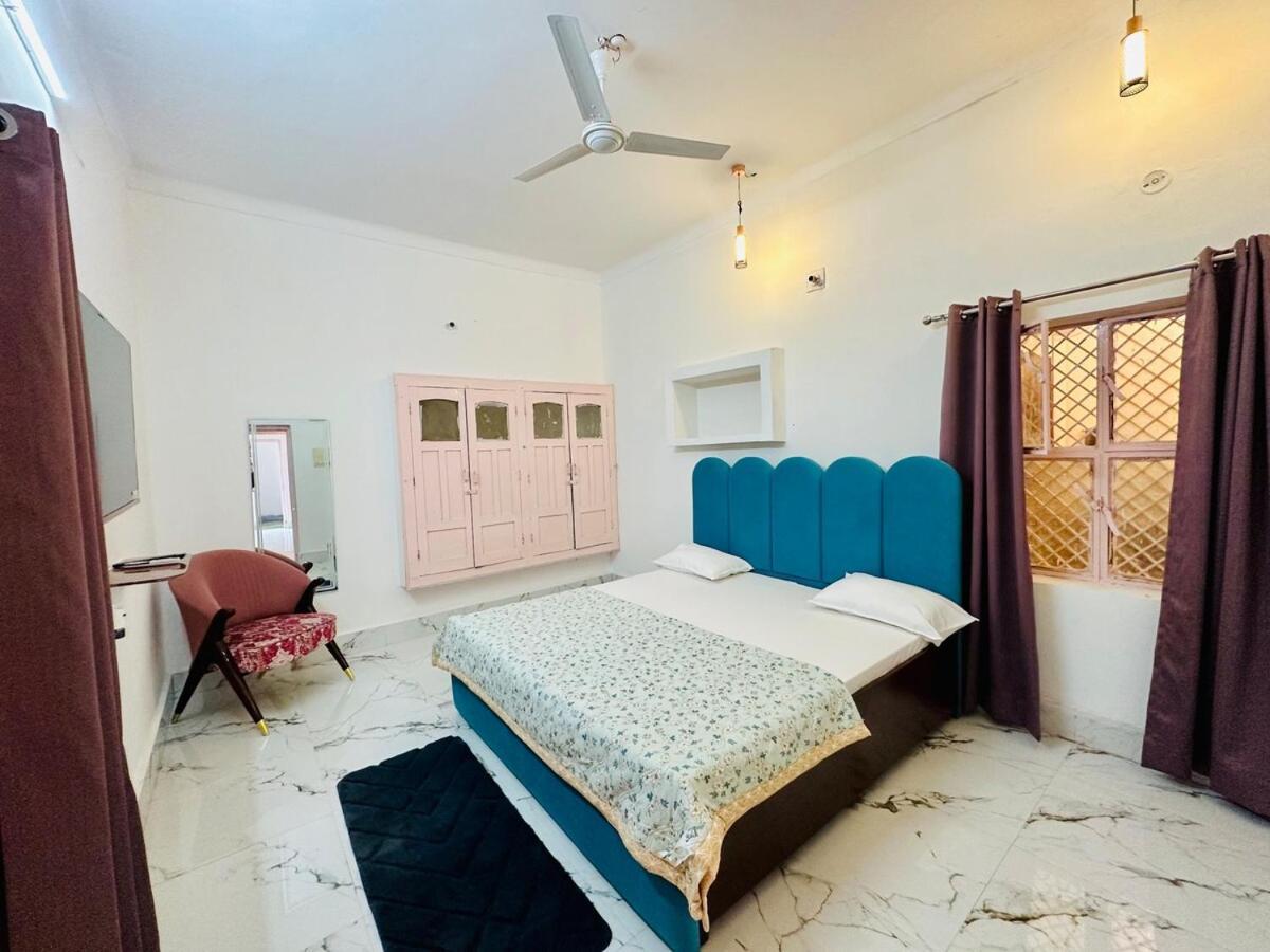 Apartment Kamaree-7bhk Varanasi