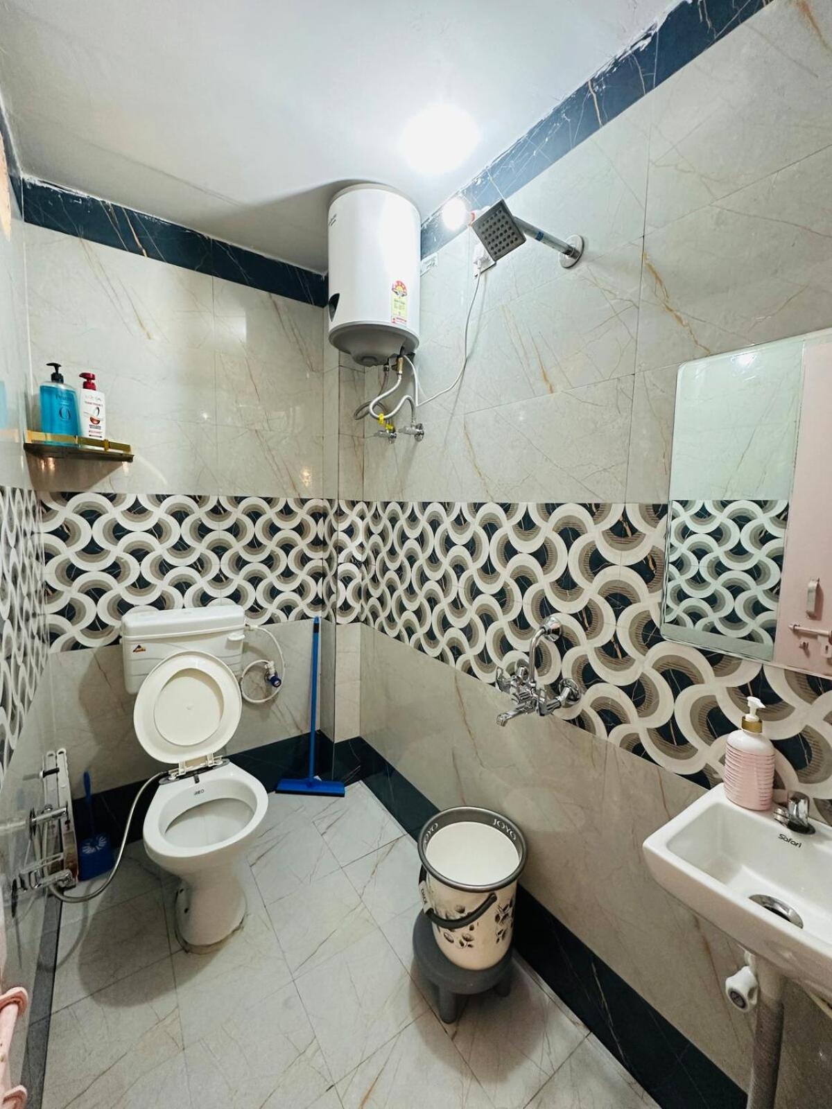 Kamaree-7bhk Apartment Varanasi