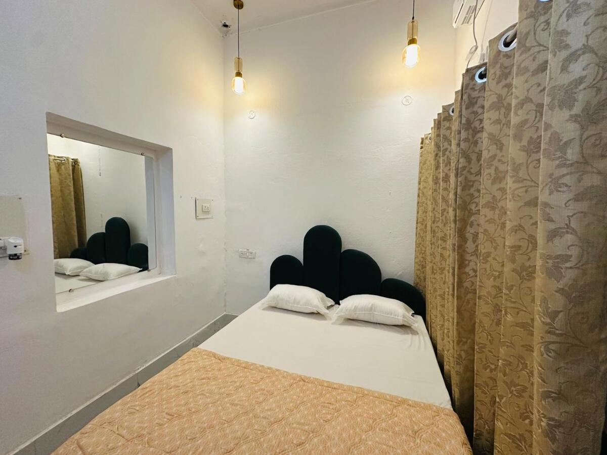 Apartment Kamaree-7bhk Varanasi