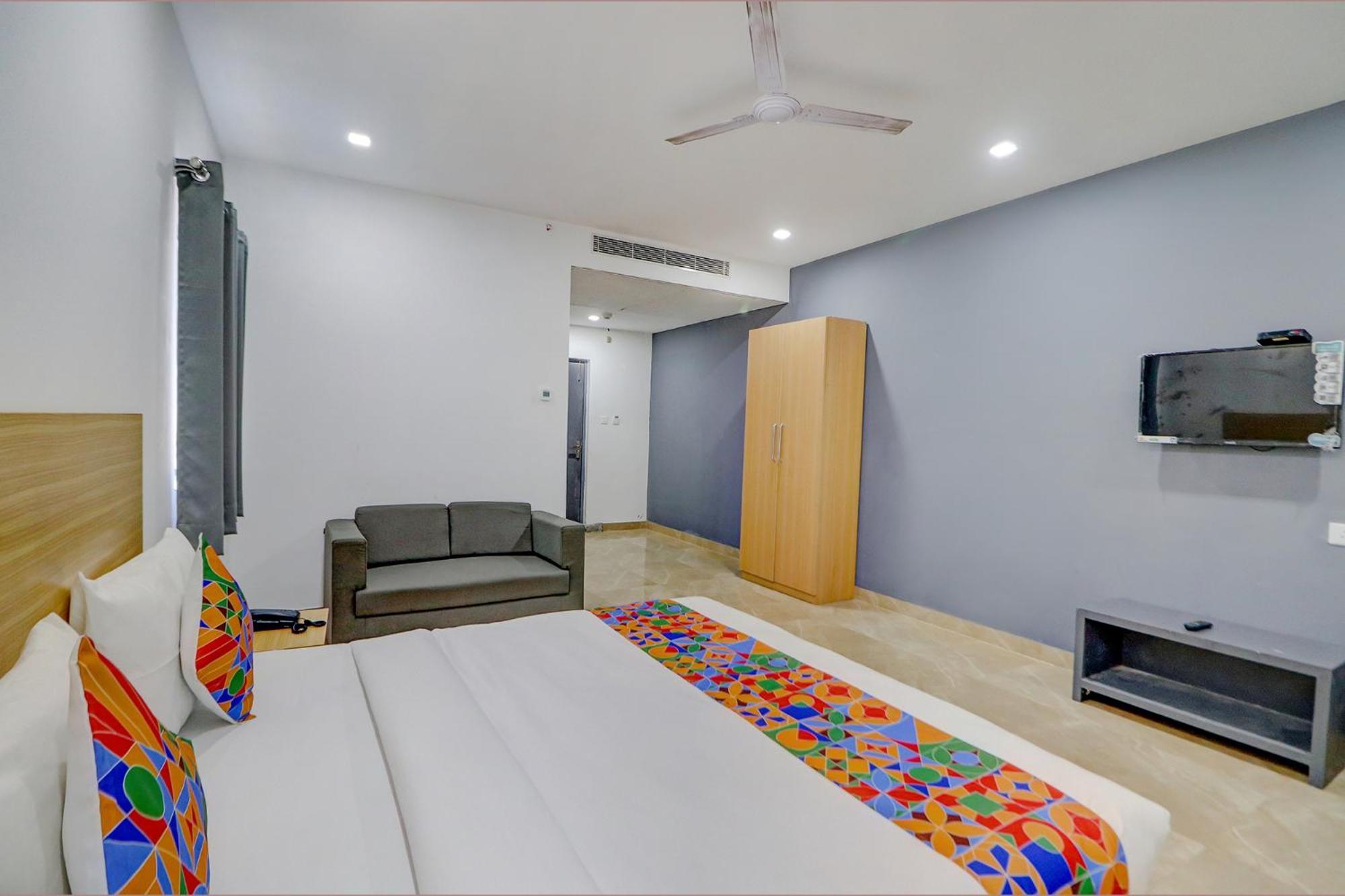 Fabhotel Premium Kashi