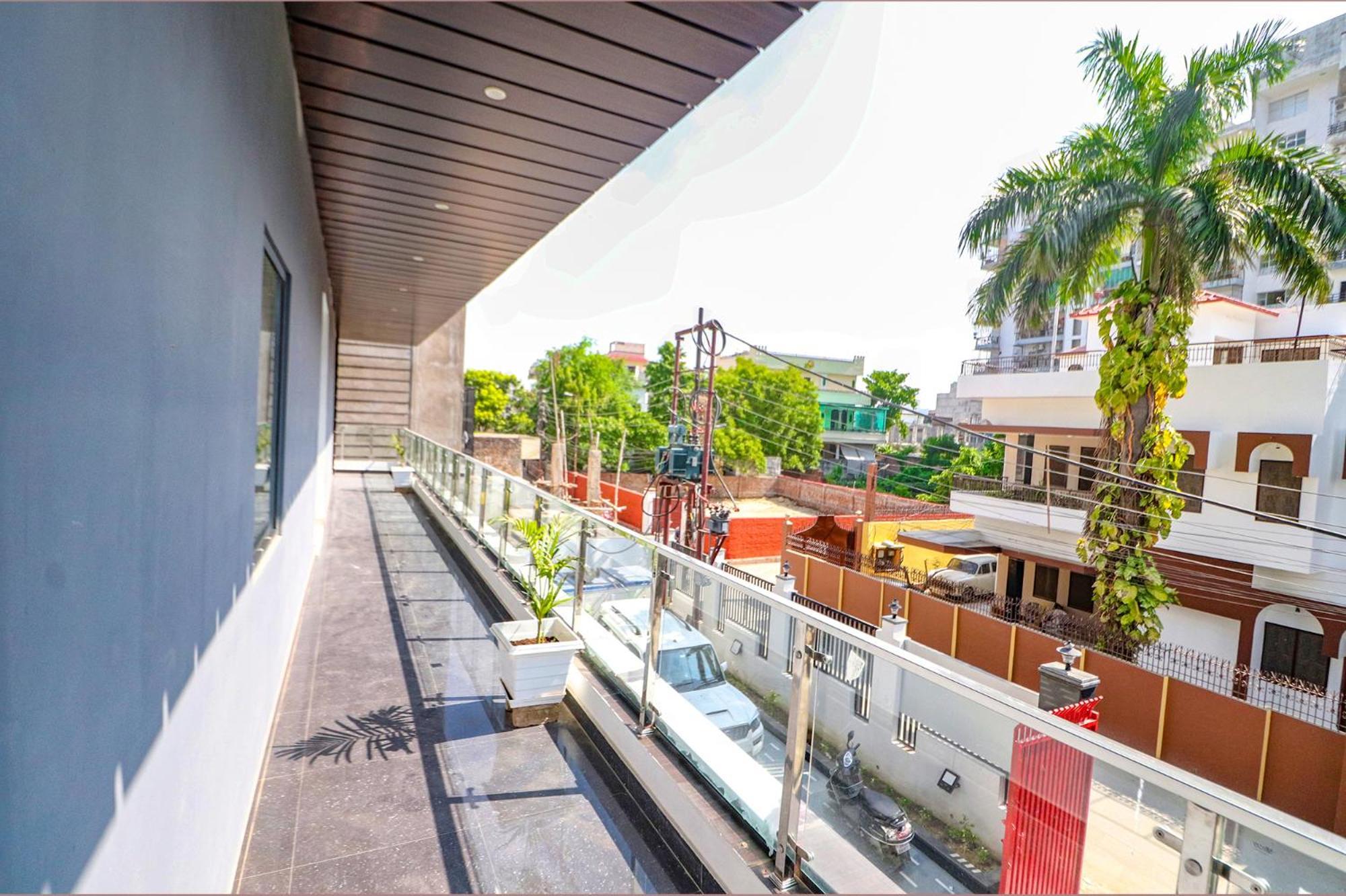 Fabhotel Premium Kashi Hotel 3*