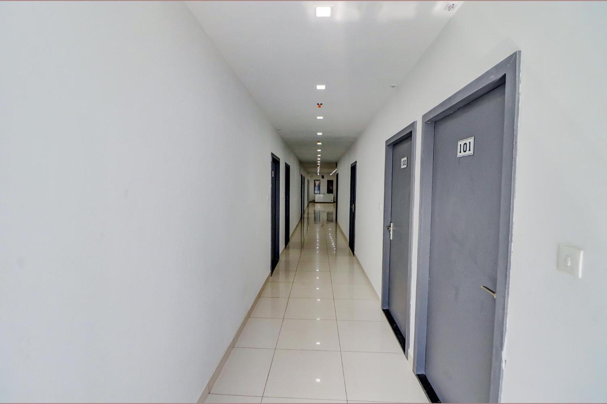 Fabhotel Premium Kashi Varanasi