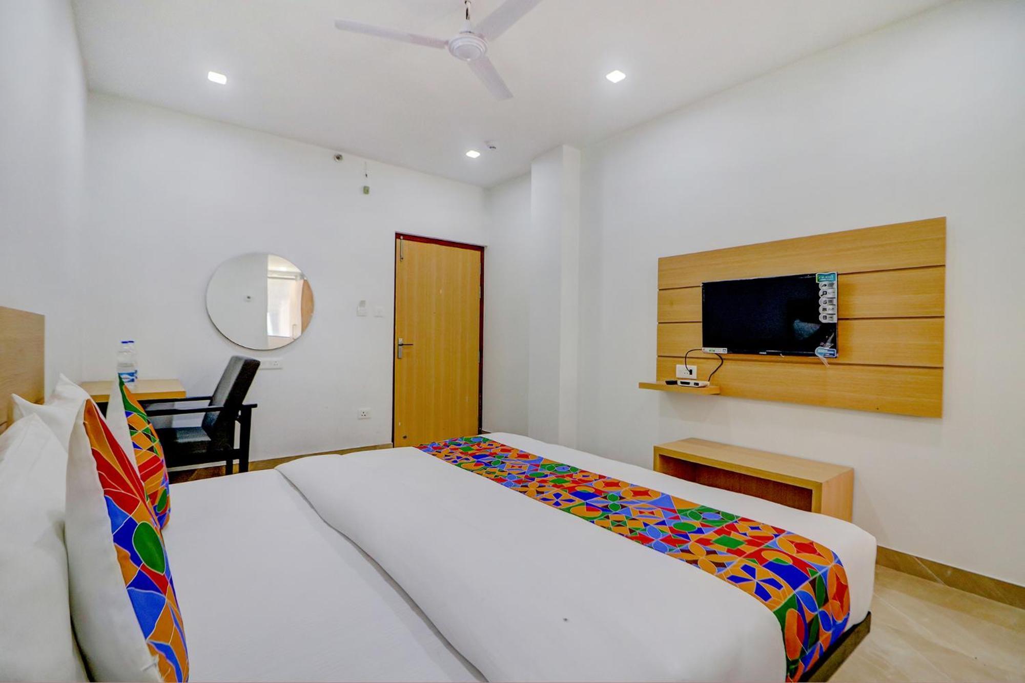 Fabhotel Premium Kashi Hotel