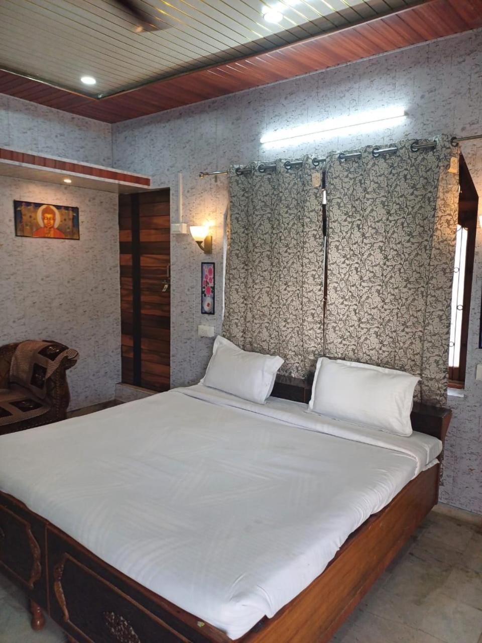 Baba Paying Guest house *