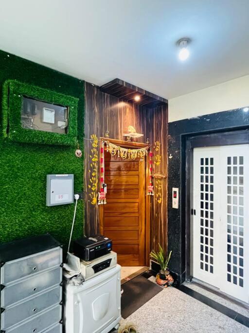 Apartment Sriram Sleek *