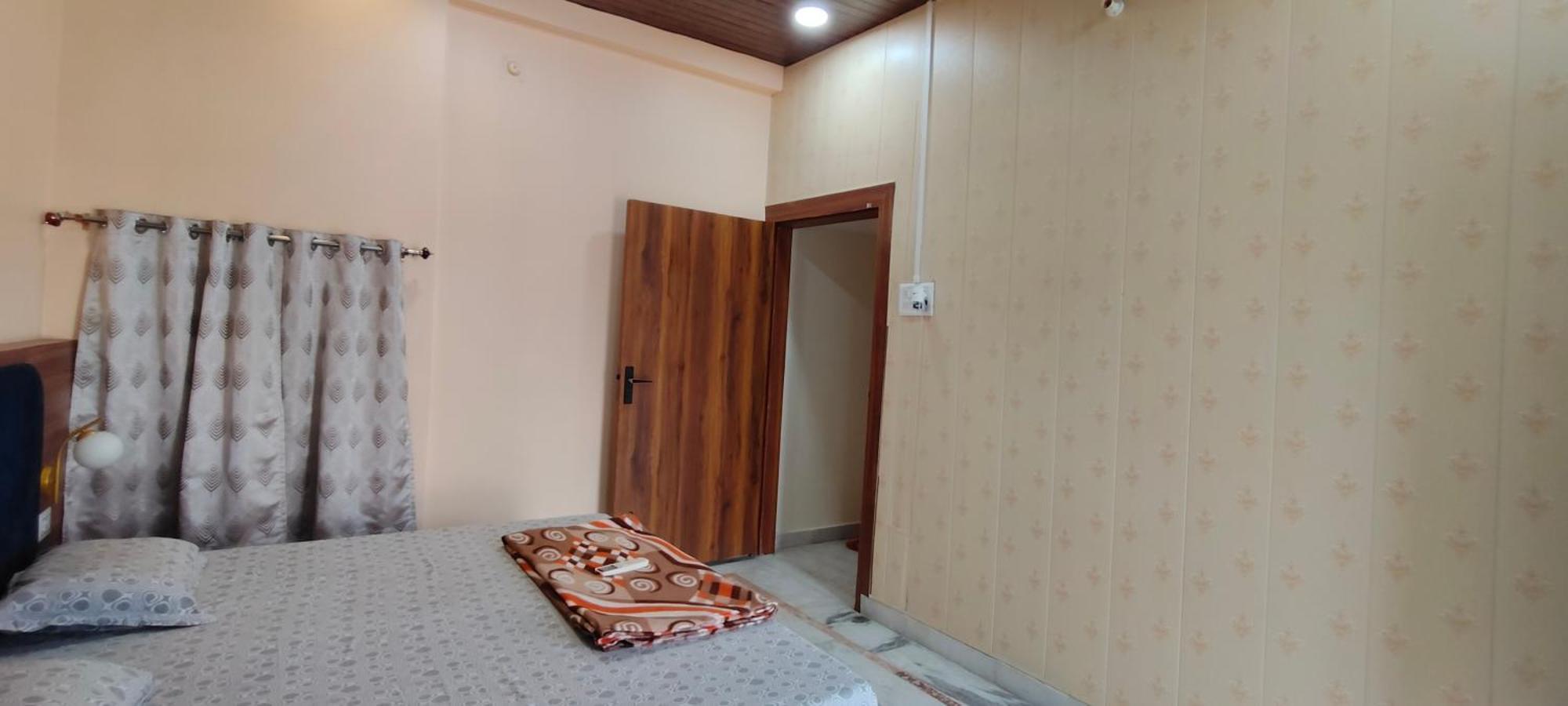 Kashivas - Spacious 2bhk Near Assi Ghat *