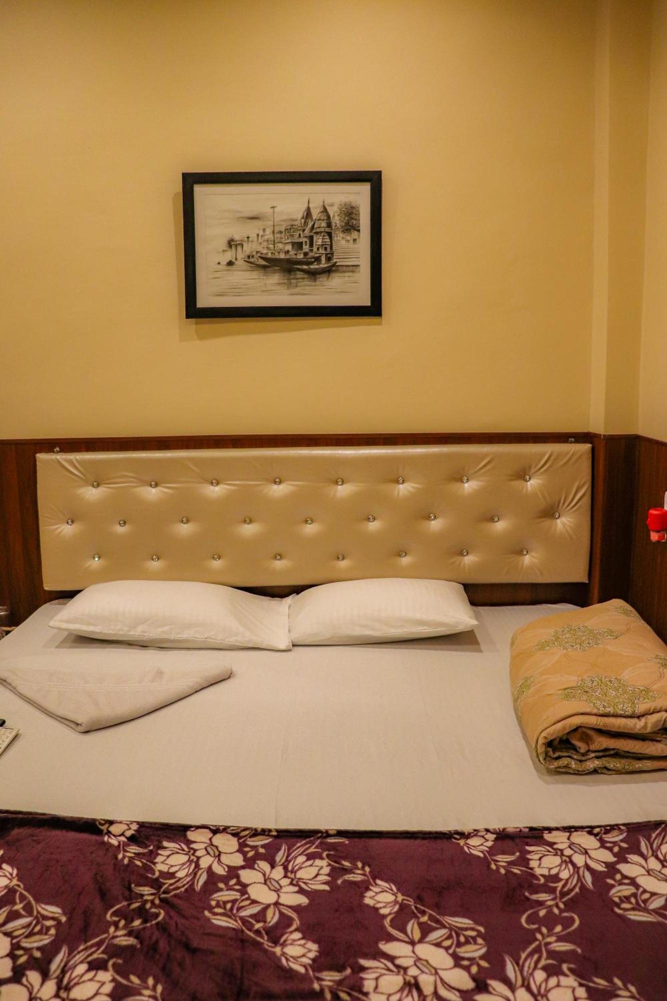 Guest house The Ganga Grand Pg
