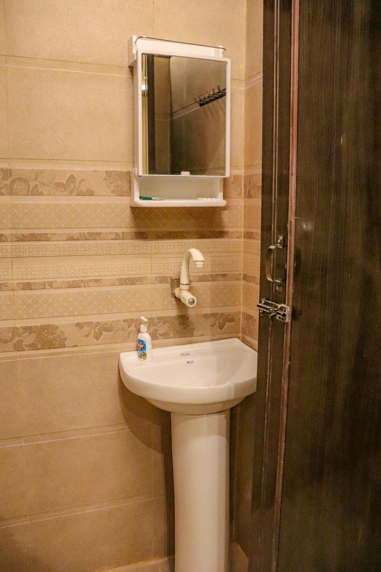 Guest house The Ganga Grand Pg
