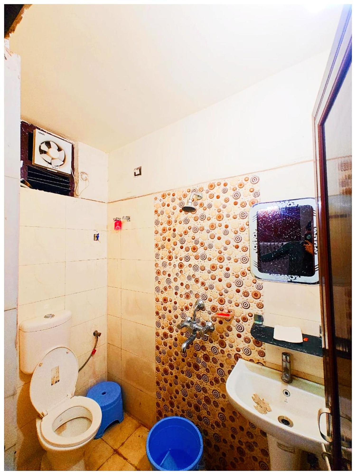 Hotel Abhivadya Gange Near Temple And Park Varanasi