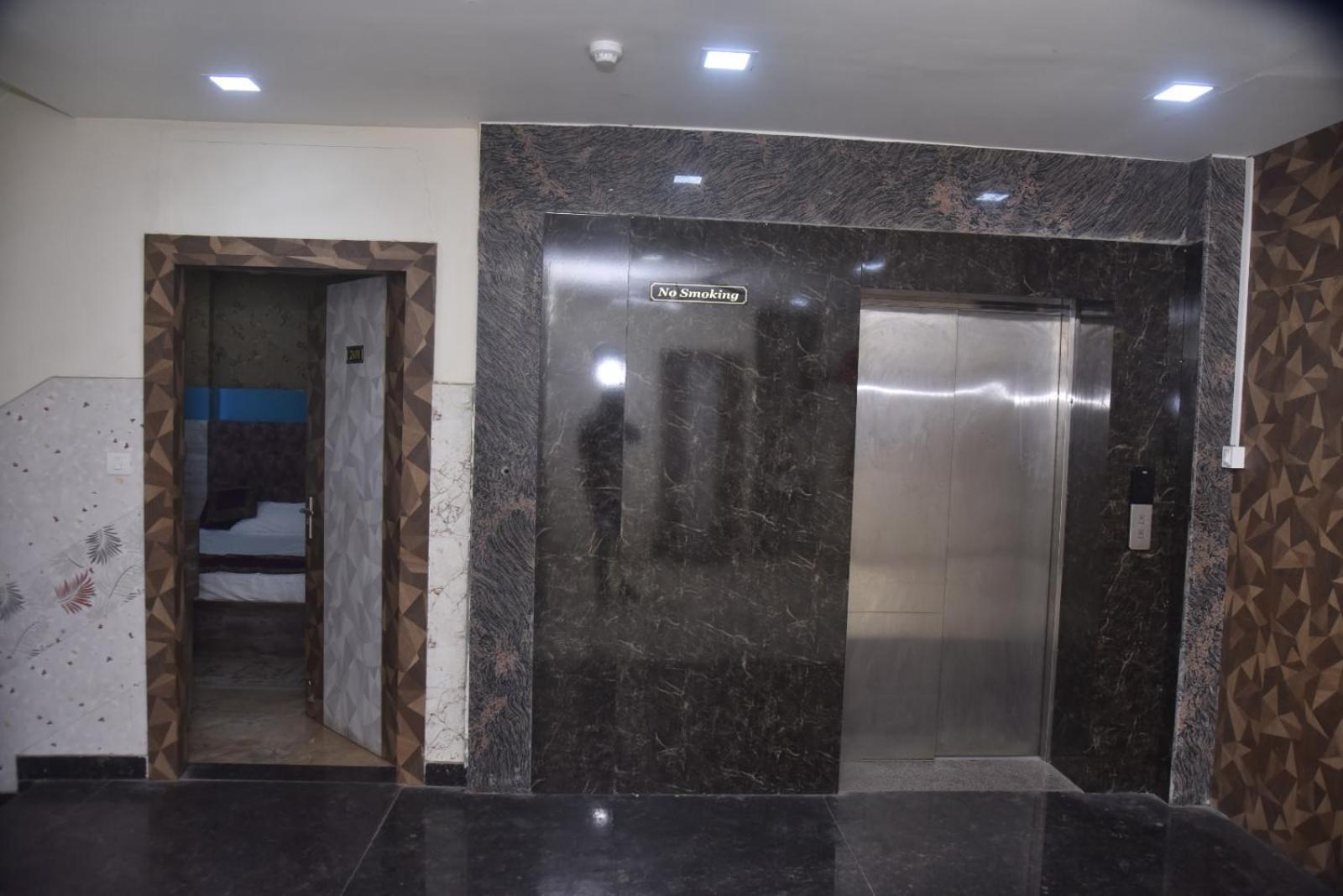 Hotel R S Residency Varanasi