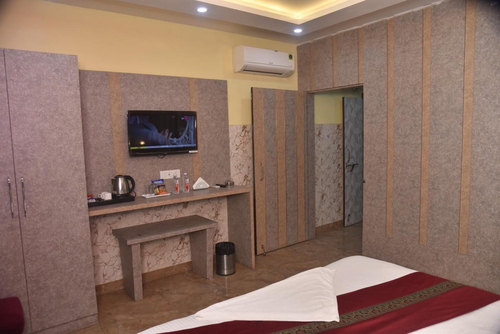 Hotel R S Residency Varanasi