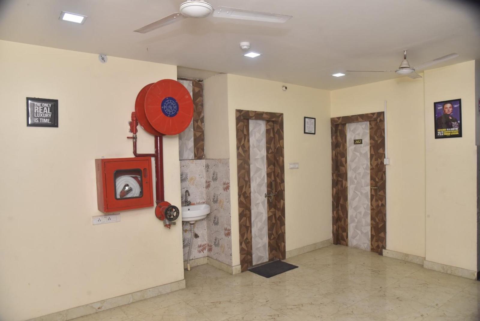 Hotel R S Residency 2*