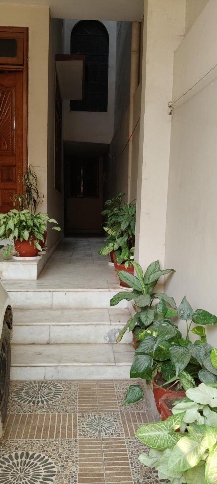 Kashivas - Spacious 2bhk Near Assi Ghat Apartment