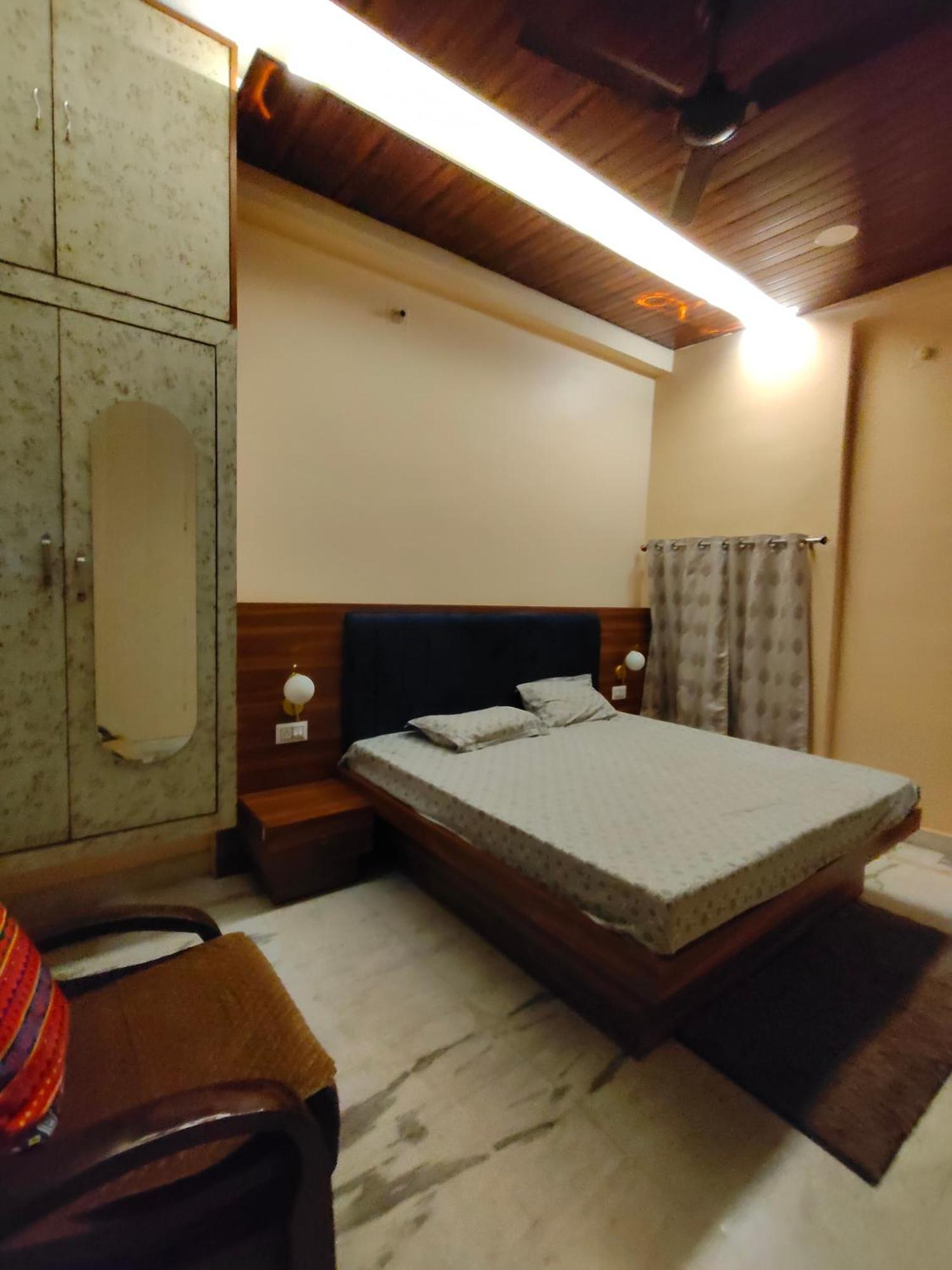 Kashivas - Spacious 2bhk Near Assi Ghat *