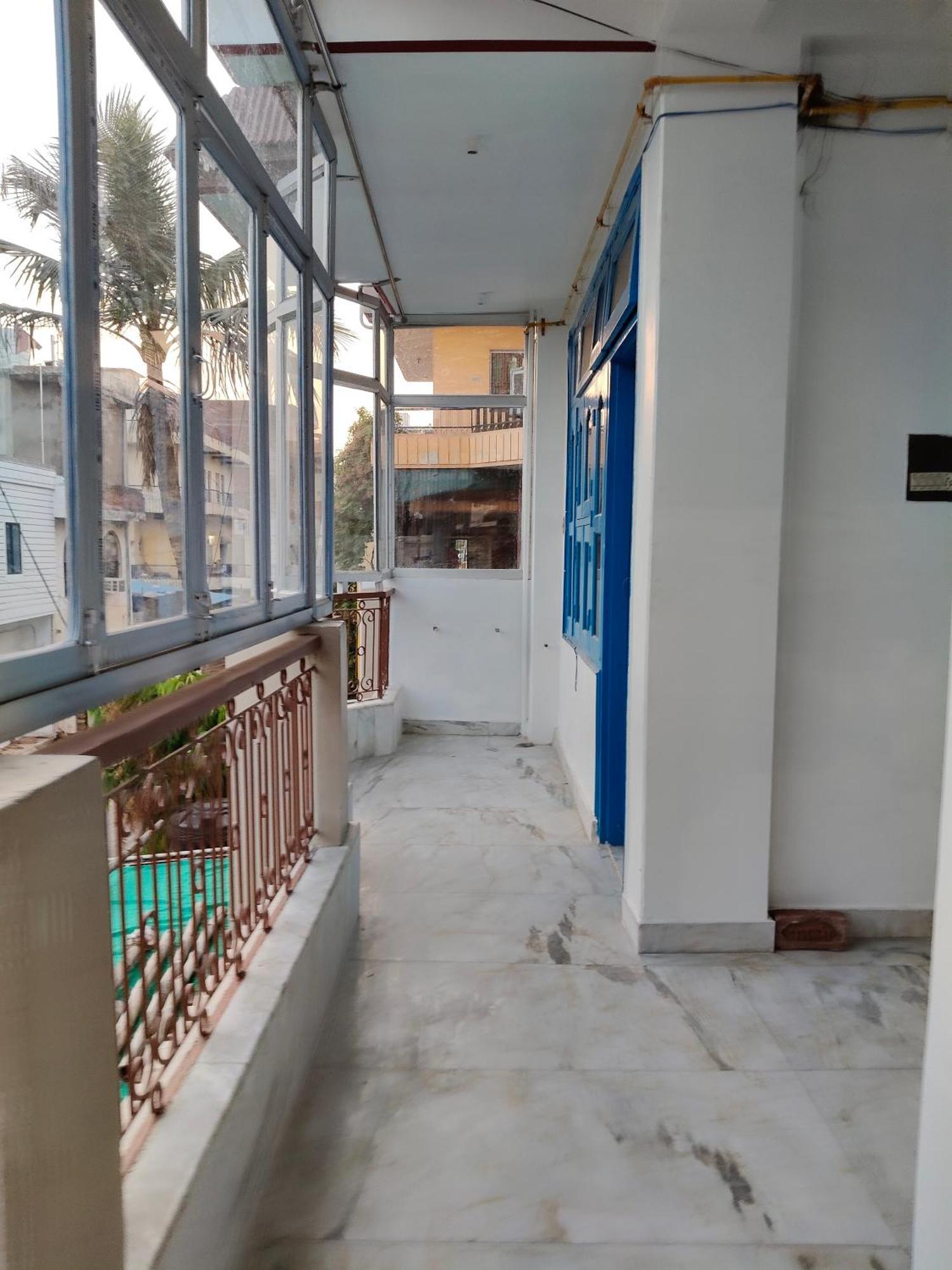 Kashivas - Spacious 2bhk Near Assi Ghat