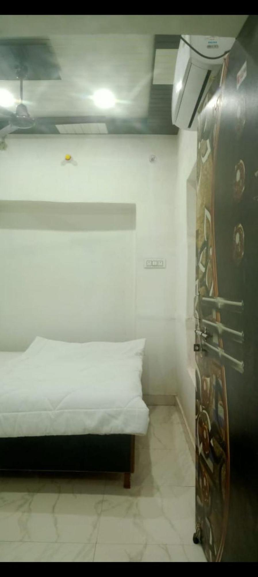 Shivpriyabnb Bed & Breakfast *
