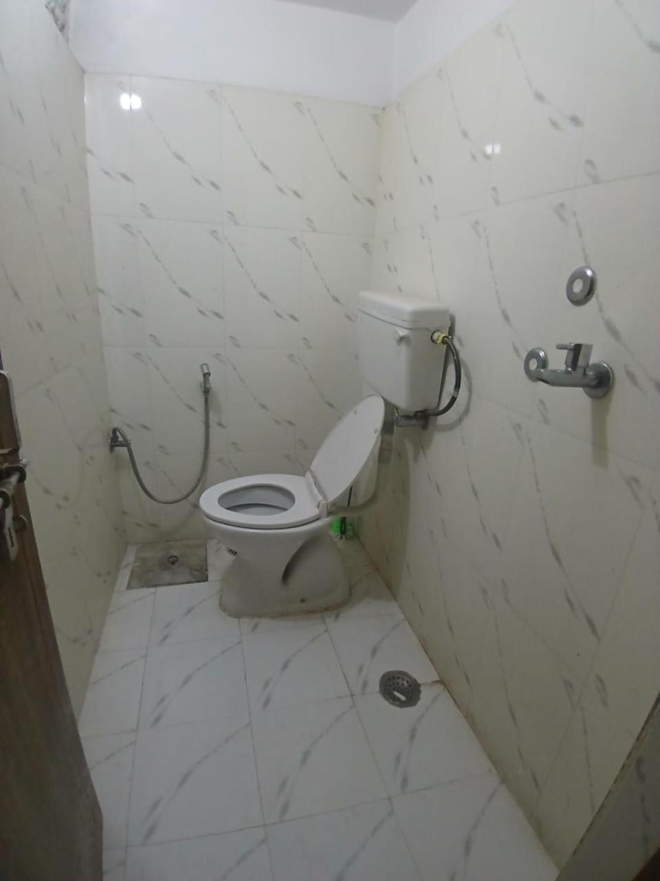 Radha Raman Guest house *