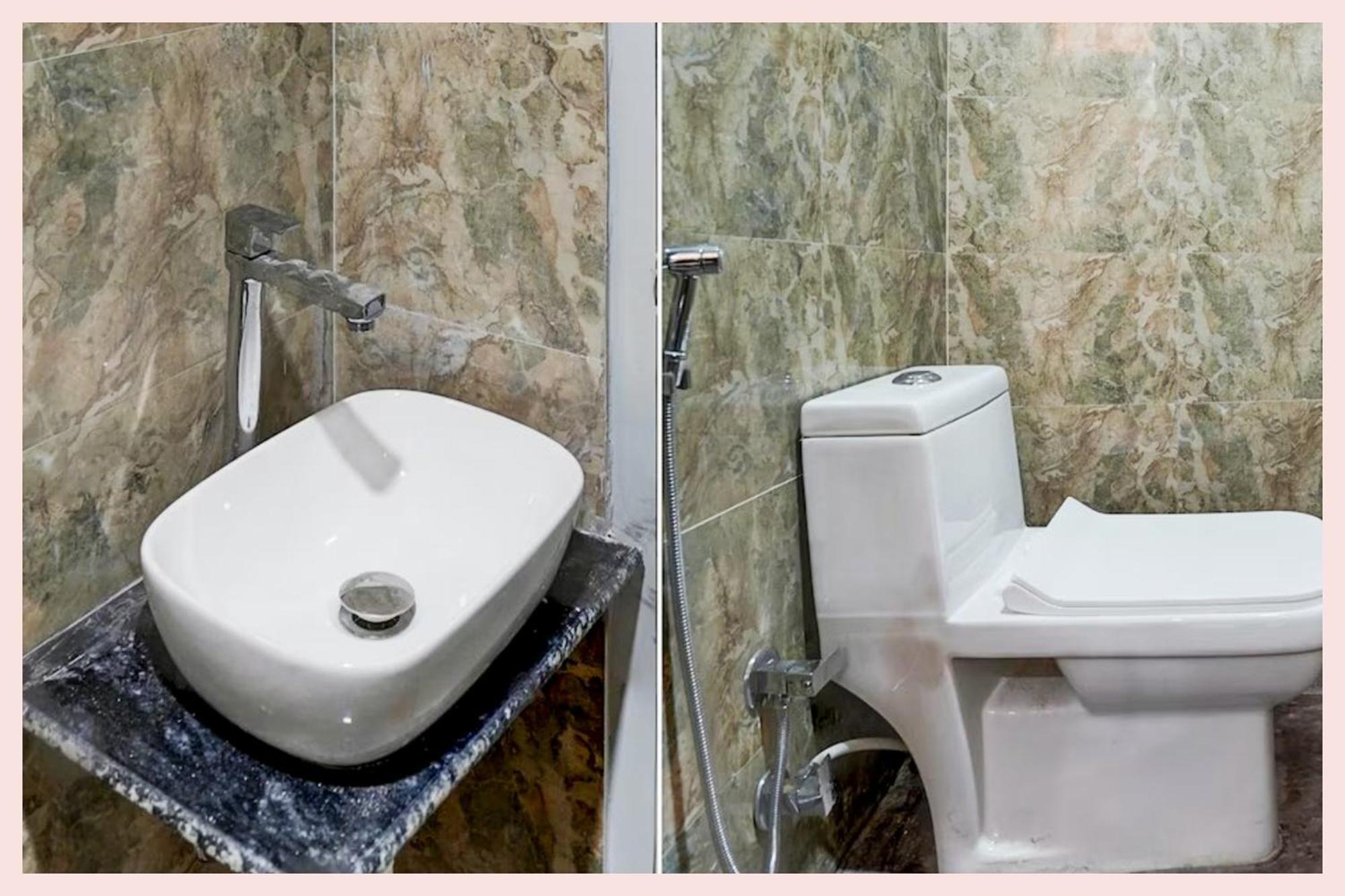 Hotel Vinayak # Grand Near Kashi Vishwanath Temple - Fully Air Conditioning - A Rated Four Star
