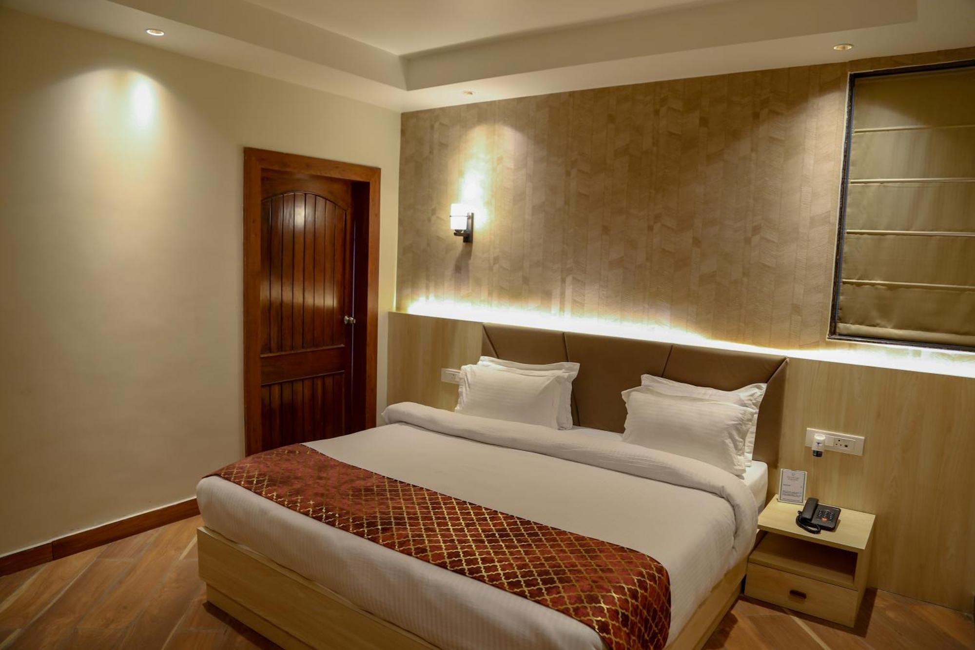 Hotel Four Leaf Arjuna Manor, Varanasi