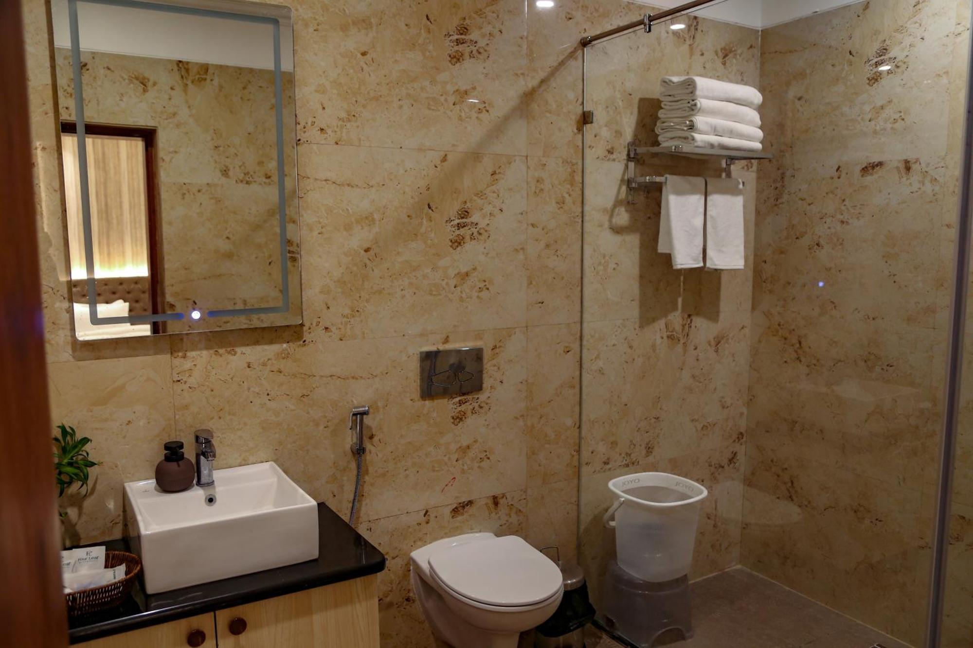 Hotel Four Leaf Arjuna Manor,
