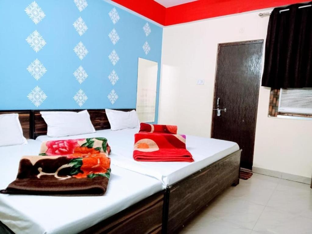Shivaayy Banaras Near Kashi Vishwanath Temple Road Hotel