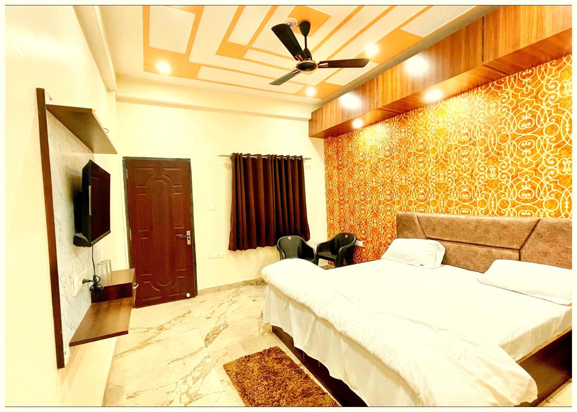 Sunayana # Near Kashi Vishwanath Temple - Free Public Parking And Wifi Facilities - Air Conditioning - 4* Varanasi