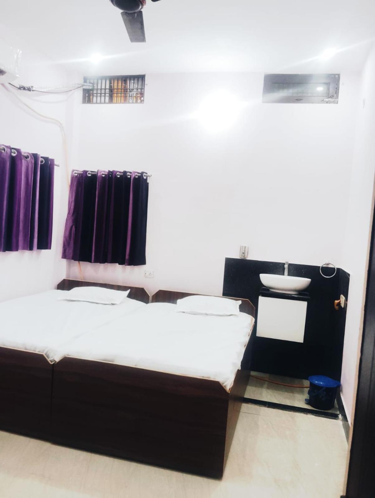 Ramashish Kutir Guest house *