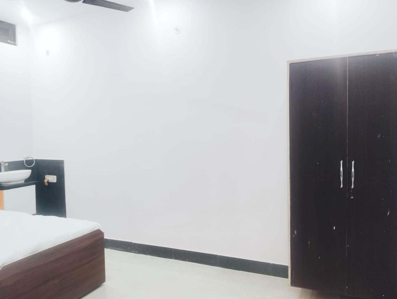 Ramashish Kutir Guest house *