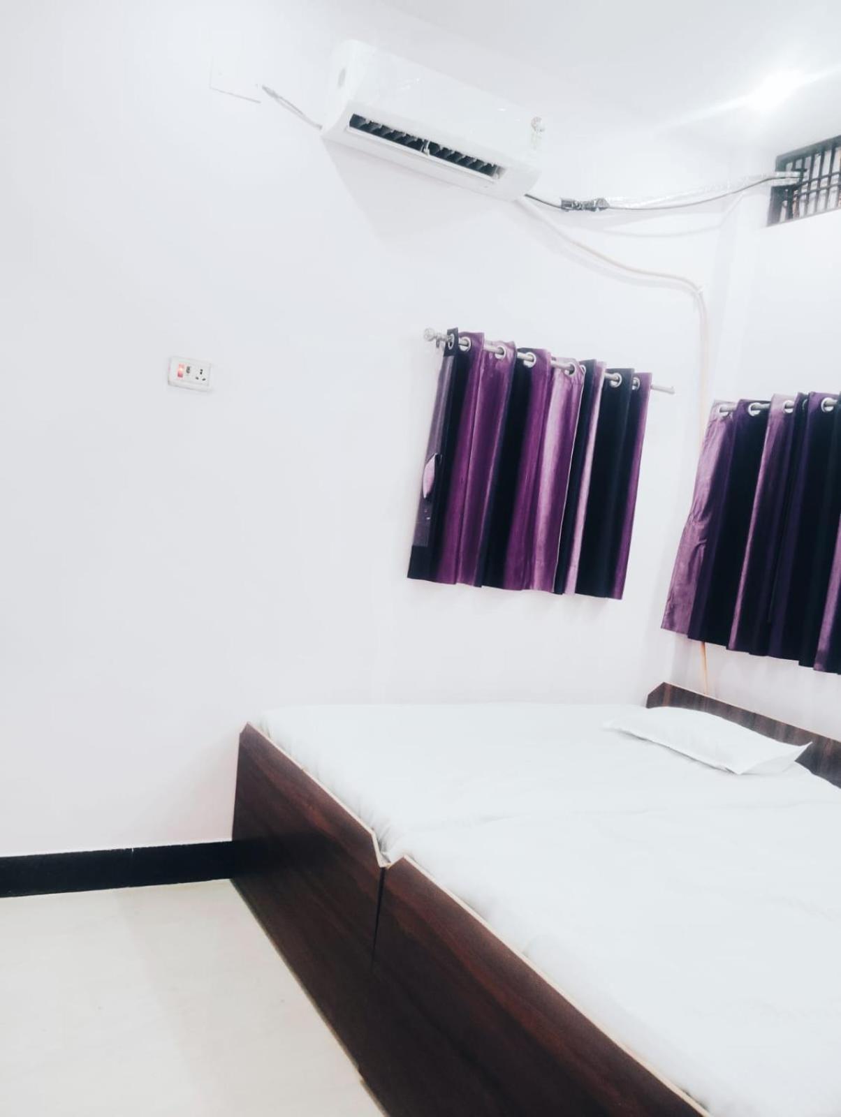Ramashish Kutir * Varanasi