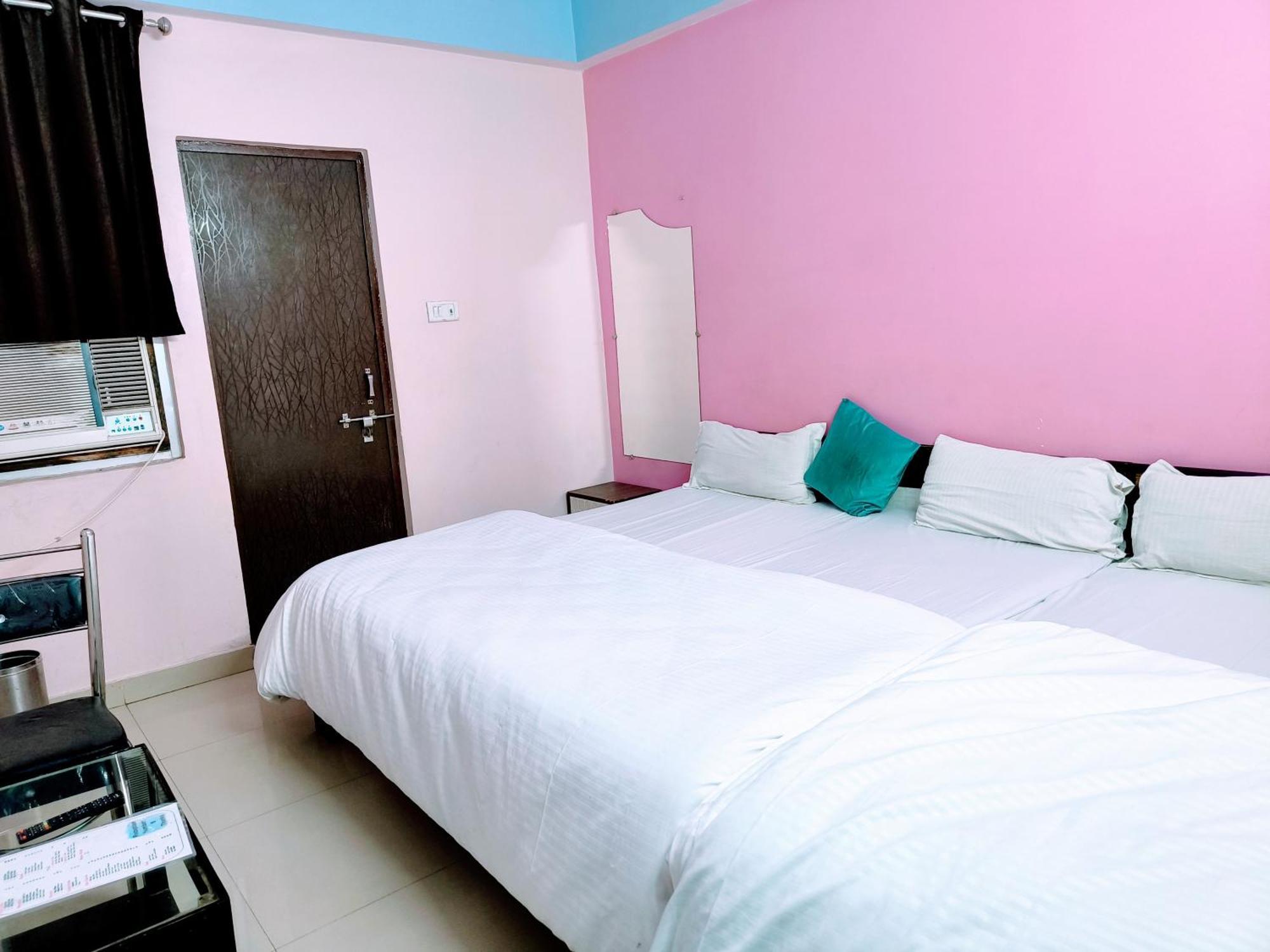 Shivaayy Banaras Near Kashi Vishwanath Temple Road Hotel 2*