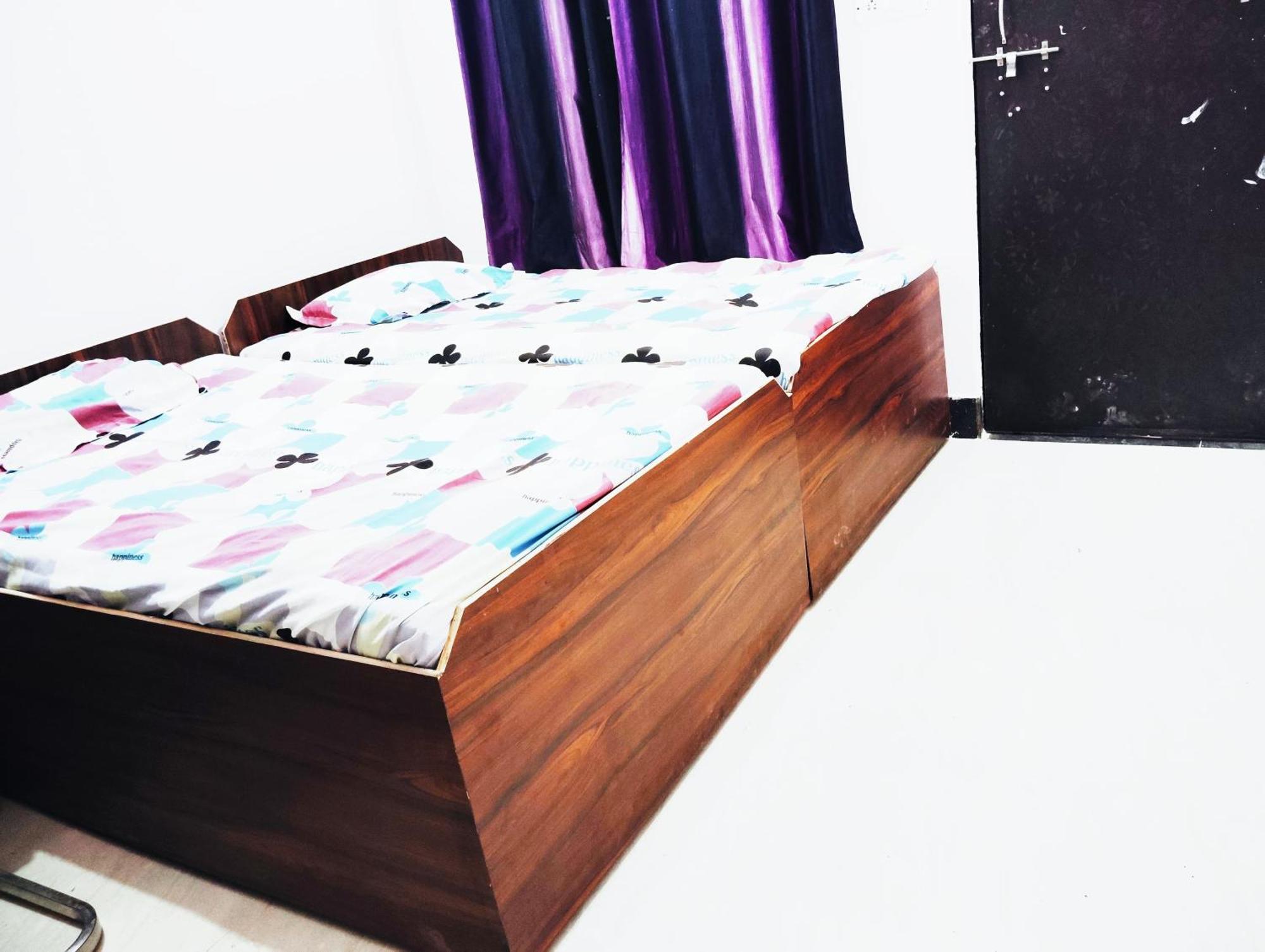 Ramashish Kutir * Varanasi