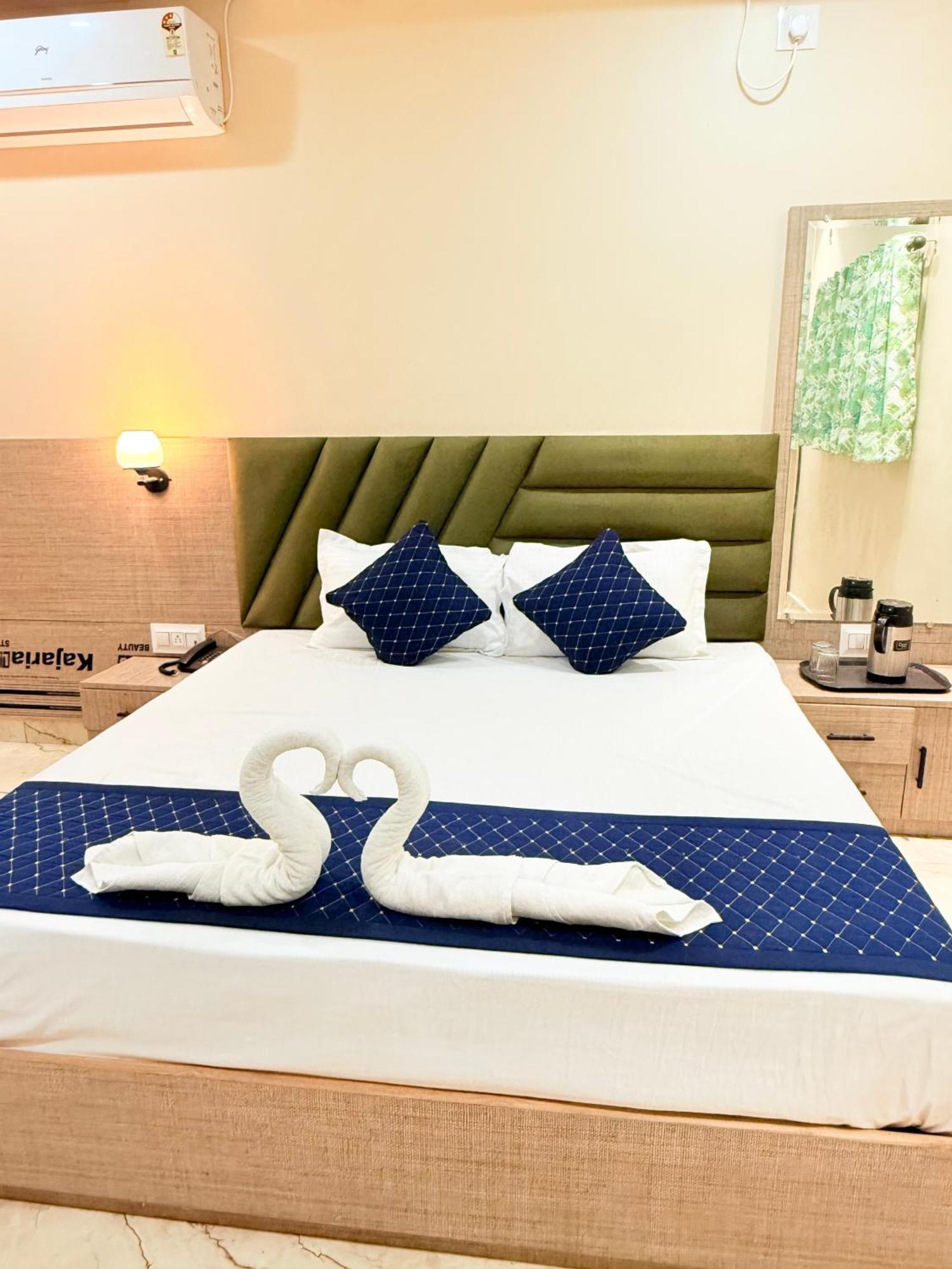 Hotel Mangalam 3*