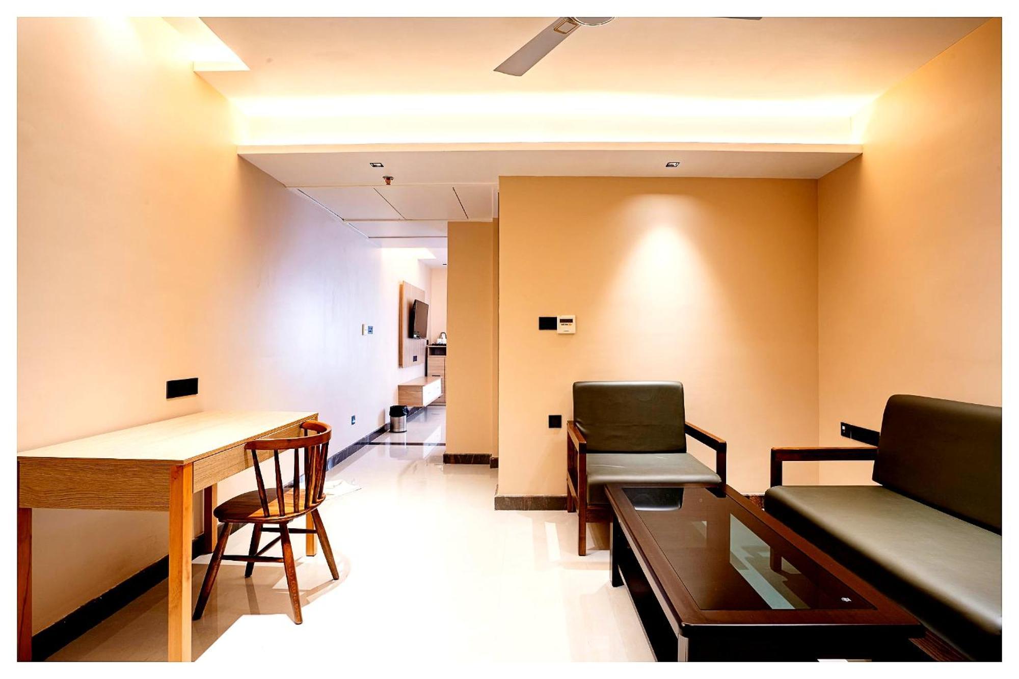 Hotel Narayani Near Kashi Vishwanath Temple - Fully Air Conditioned - A Rated In Varanasi