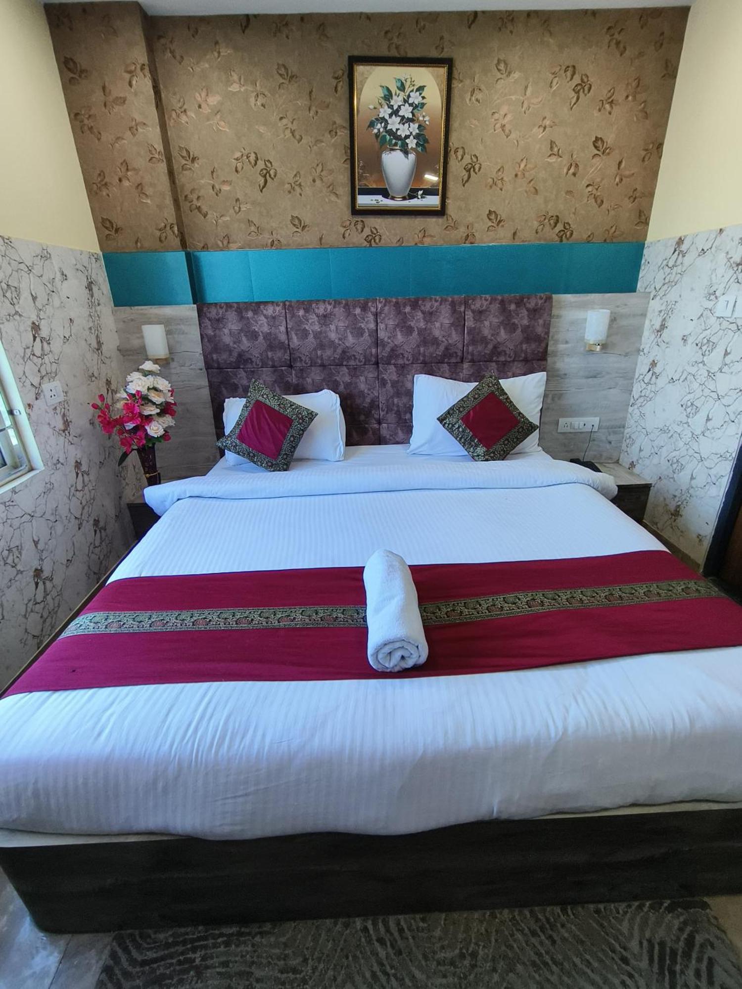 Hotel R S Residency Varanasi