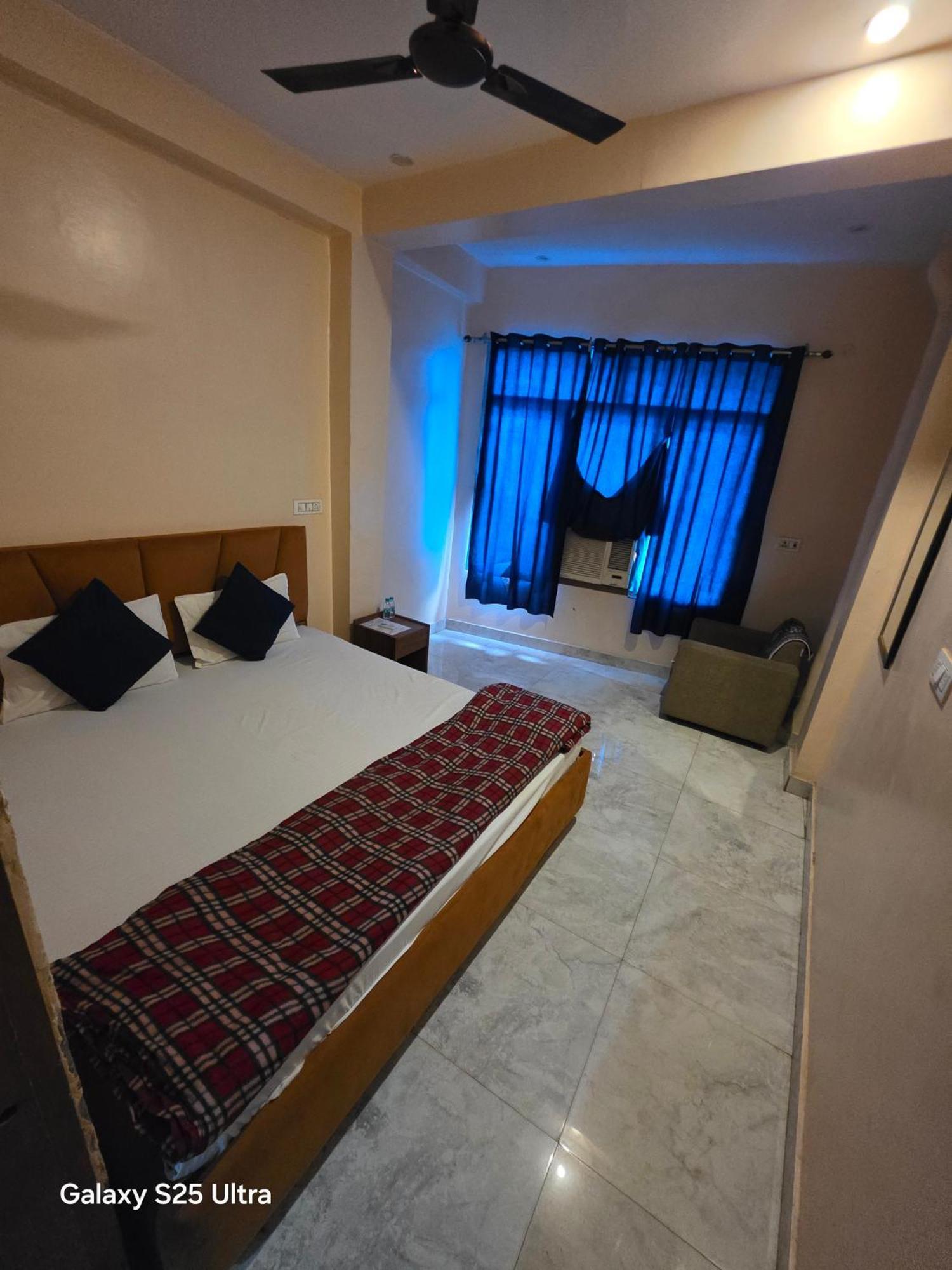 Guest house The Kashi Dham Paying
