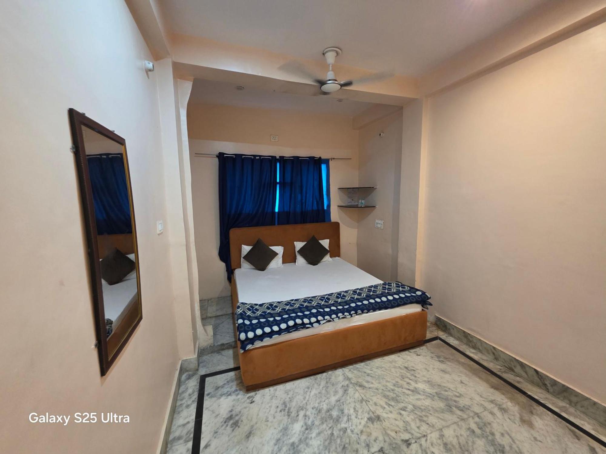 The Kashi Dham Paying Guest house *
