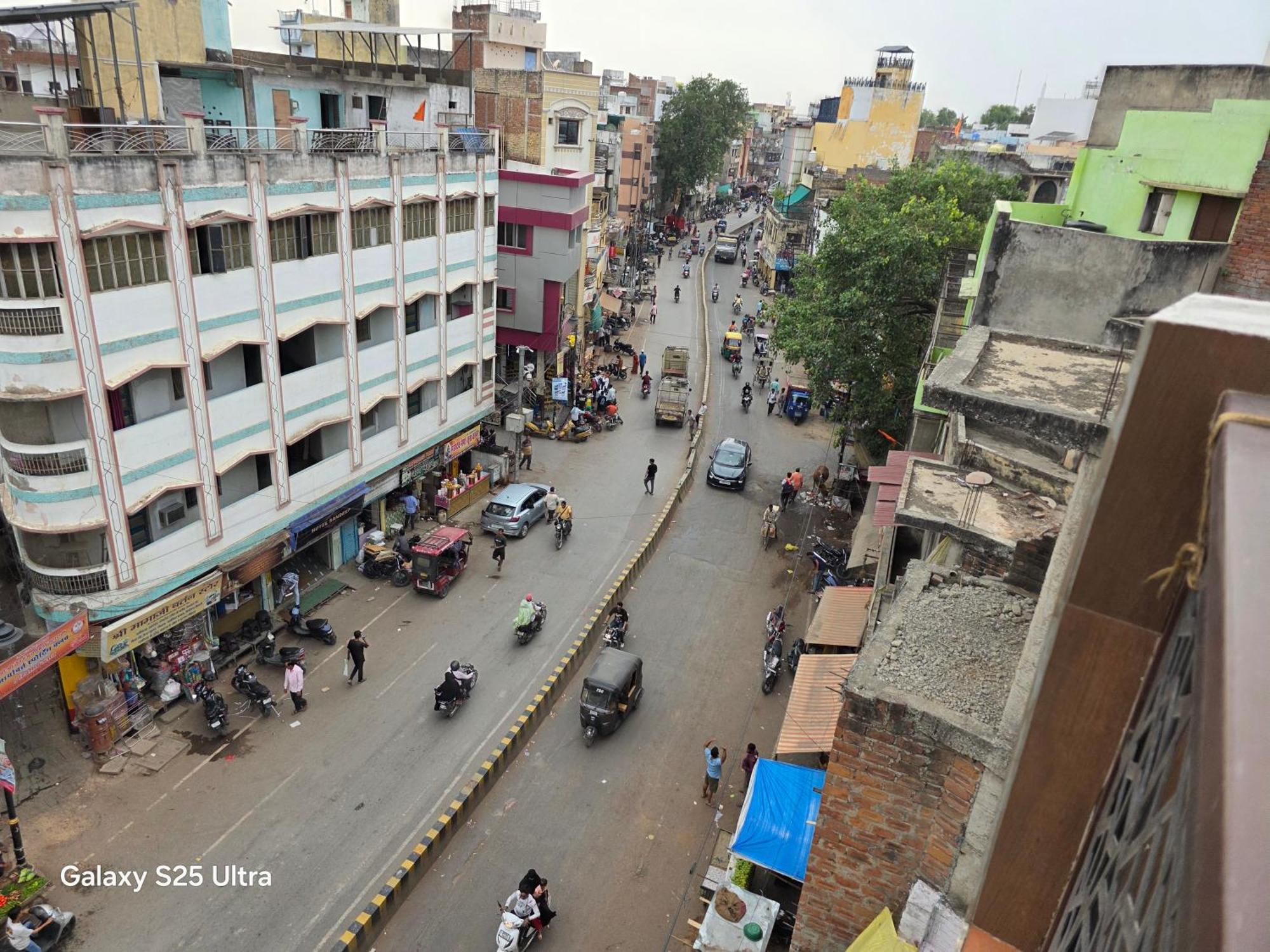 The Kashi Dham Paying *