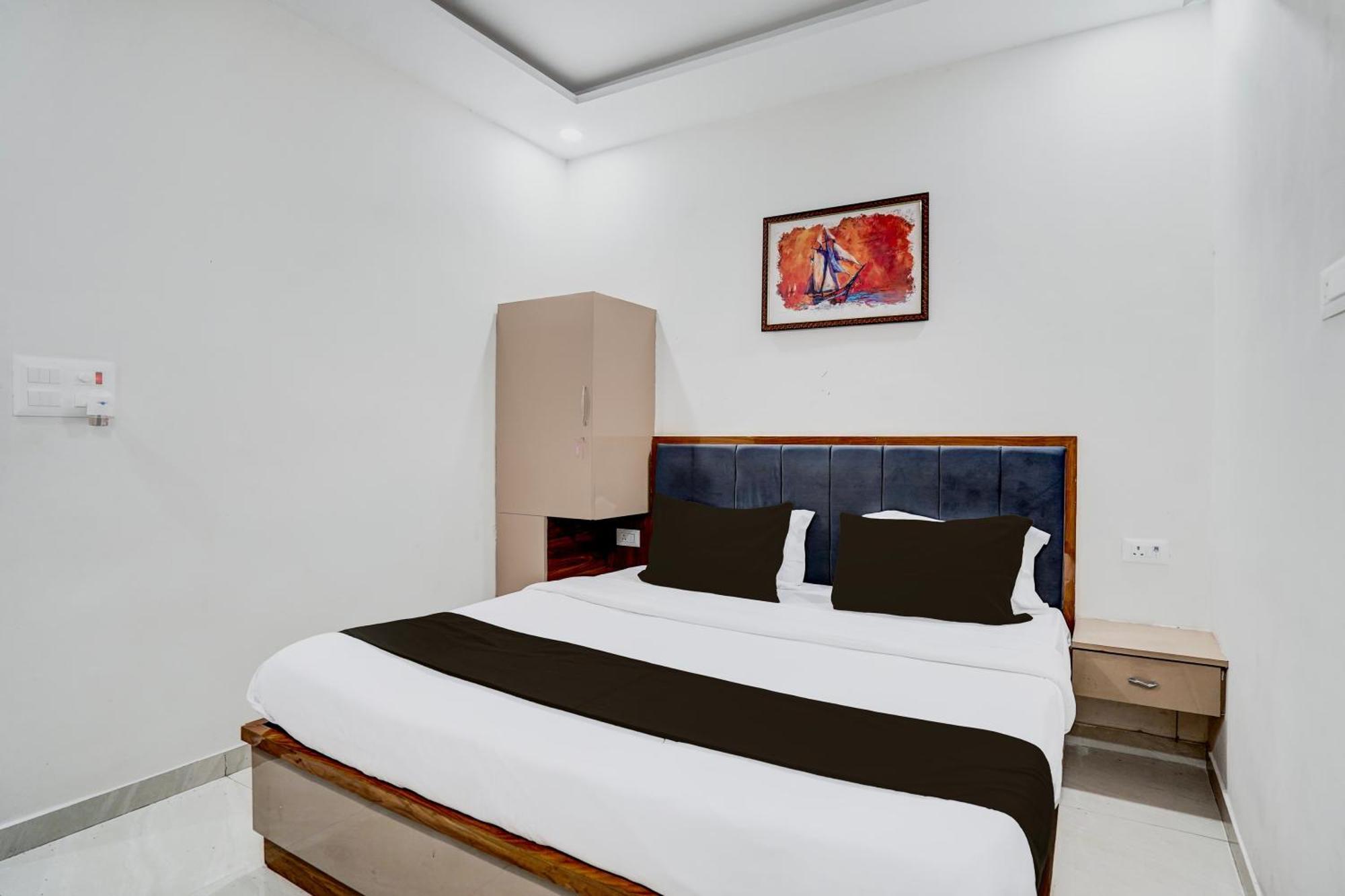 Hotel O Paradise Varanasi