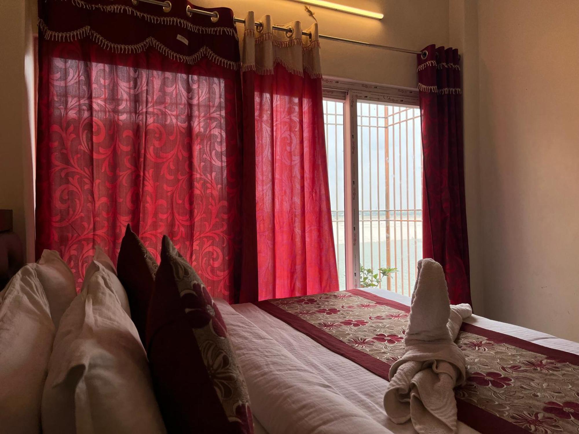 Royal Shanti Hotel