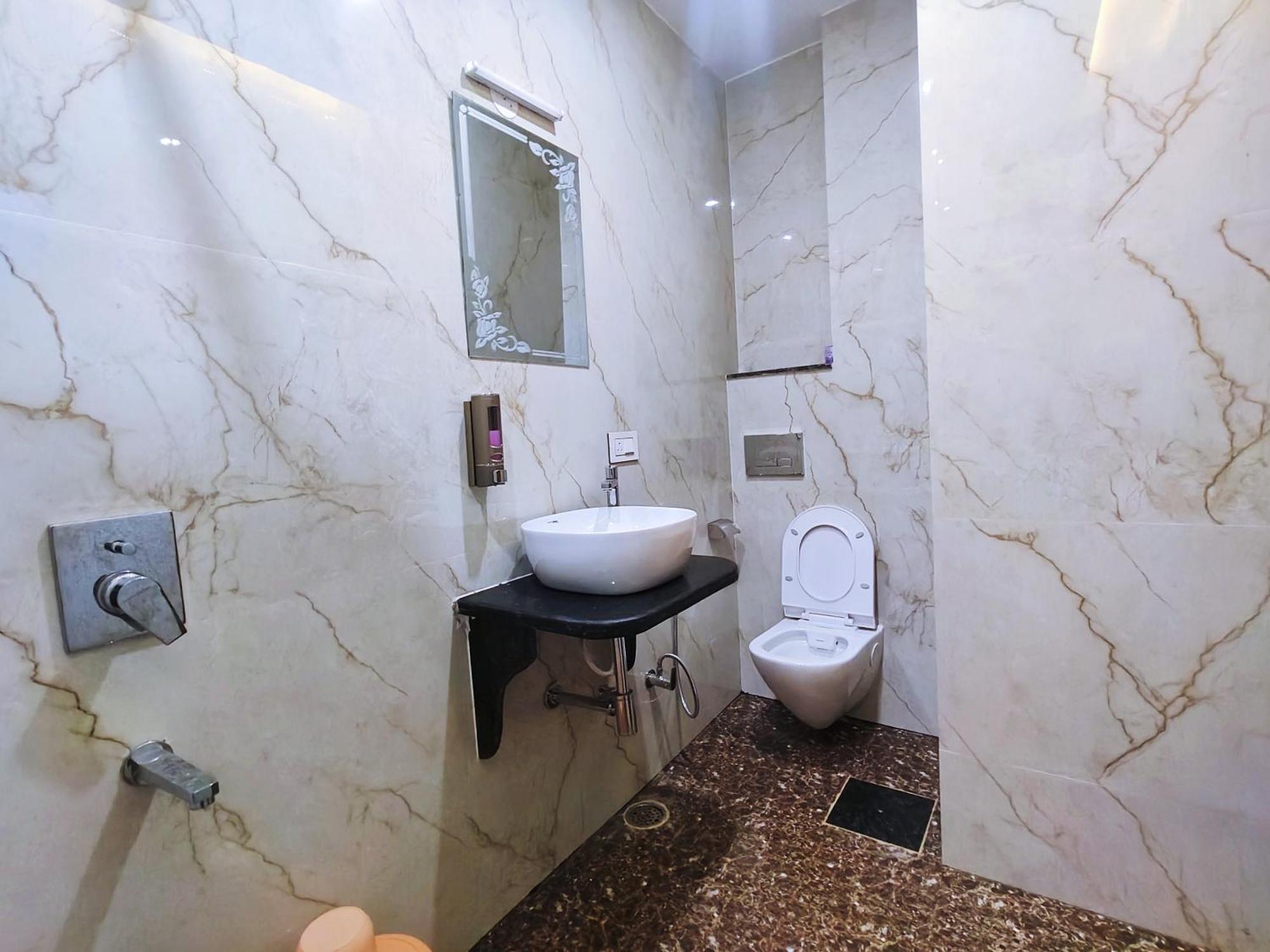 Royal Shanti Hotel 4*